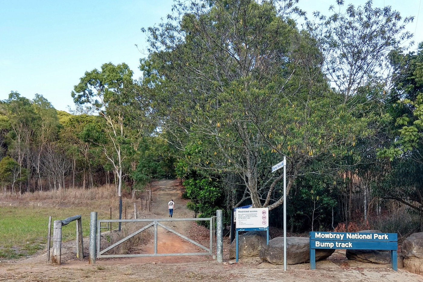 Bump track hiking trail starting point
