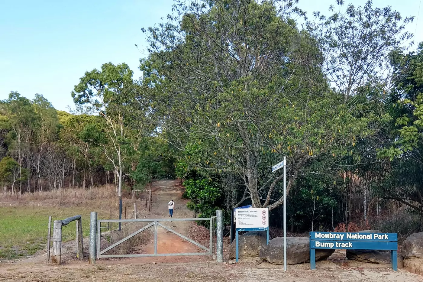 Bump track hiking trail starting point