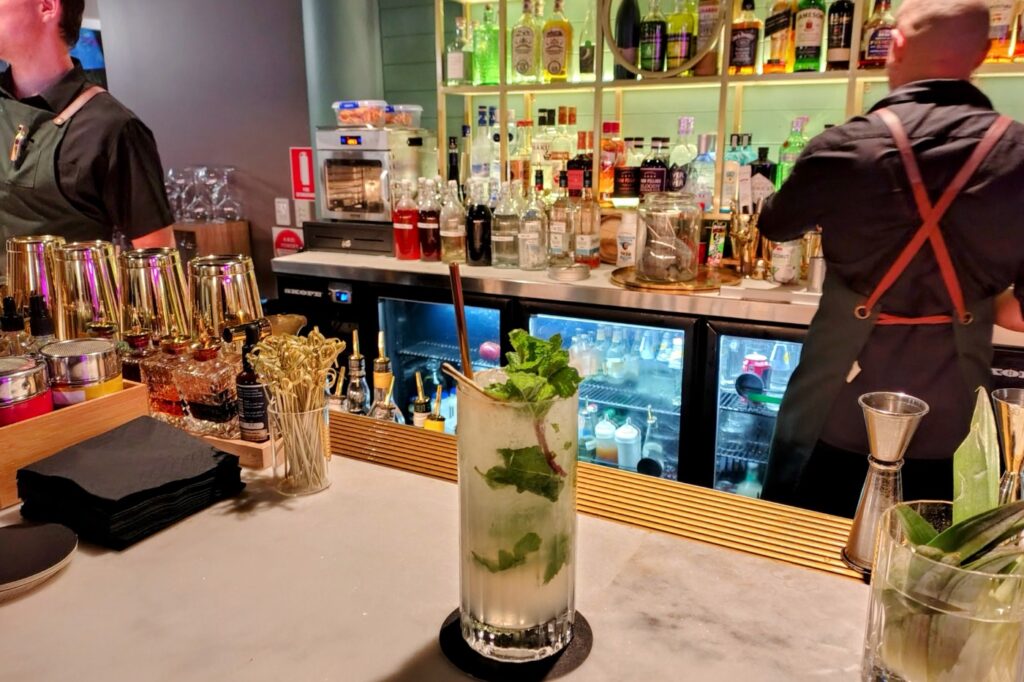 Cocktail bar Port Douglas Cosmos