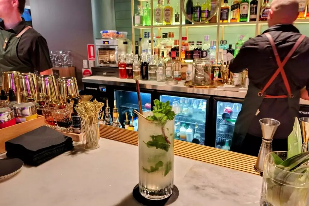 Cocktail bar Port Douglas Cosmos